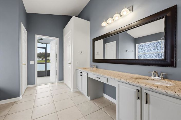 Image No.19-3 Bed Property for sale