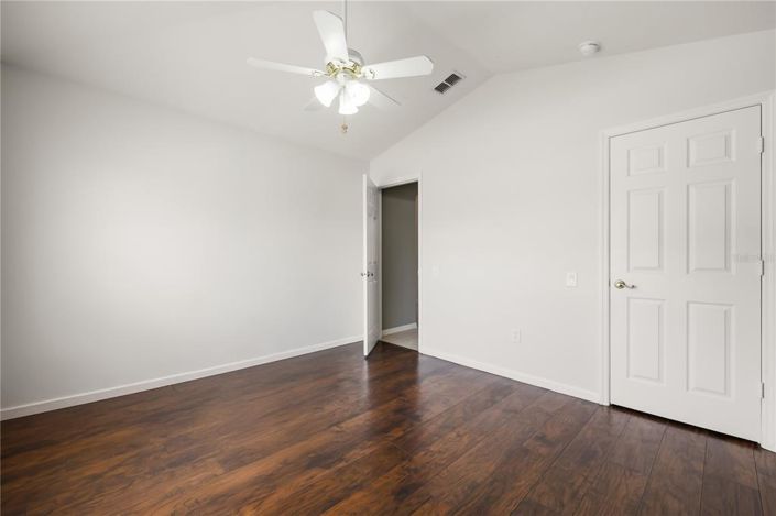 Image No.28-3 Bed Property for sale