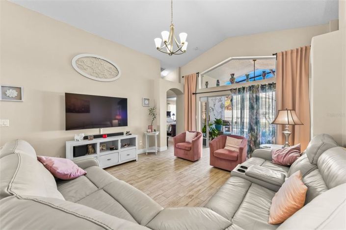 Image No.16-Propriété de 4 chambres à vendre à Clermont