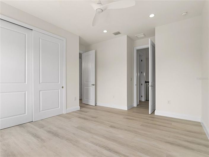 Image No.31-Propriété de 5 chambres à vendre à Orlando