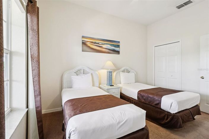 Image No.19-3 Bed Property for sale