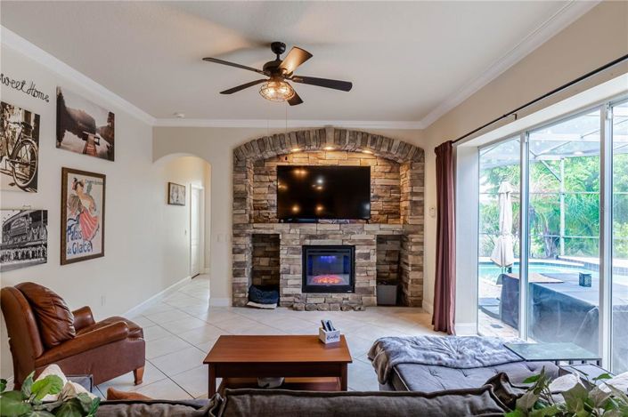 Image No.25-4 Bed Property for sale