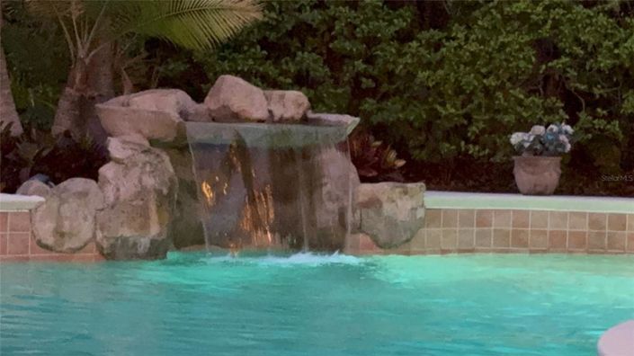 Image No.2-Propriété de 4 chambres à vendre à Orlando