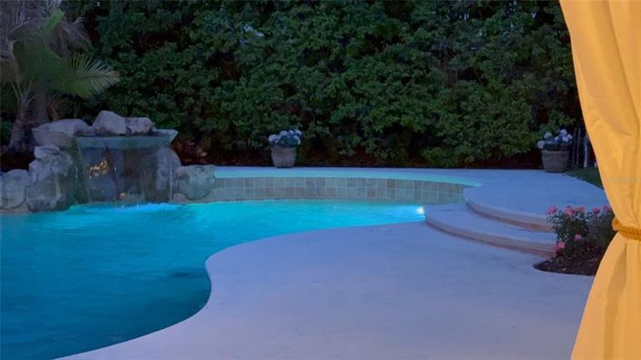 Image No.4-Propriété de 4 chambres à vendre à Orlando