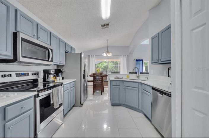 Image No.11-5 Bed Property for sale