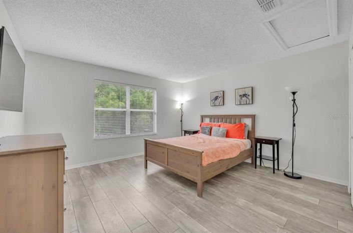 Image No.17-5 Bed Property for sale