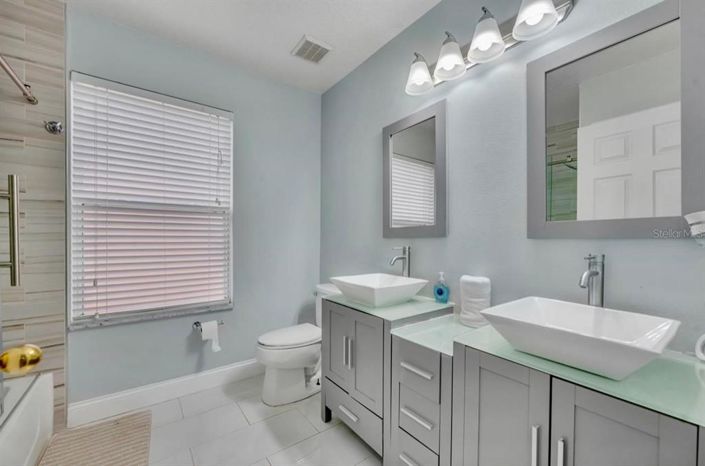 Image No.19-5 Bed Property for sale