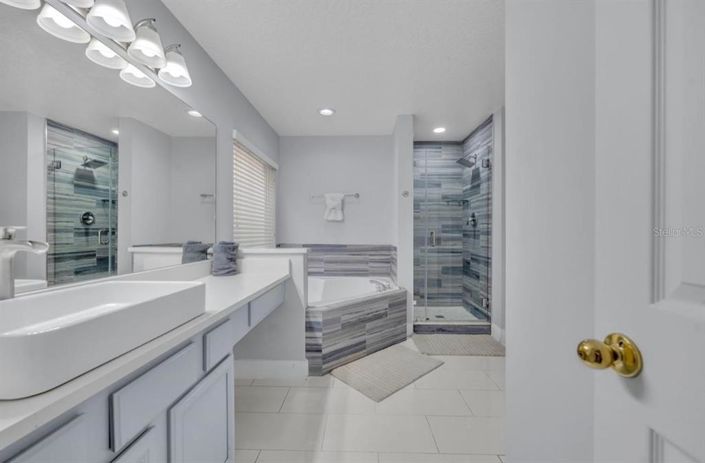 Image No.28-5 Bed Property for sale