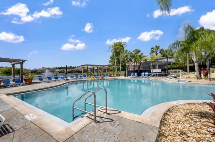 Image No.56-5 Bed Property for sale