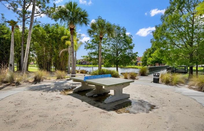 Image No.60-5 Bed Property for sale