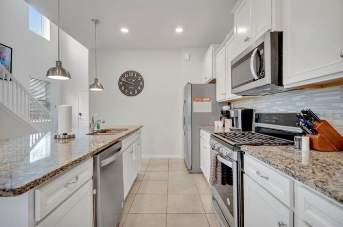 Image No.10-6 Bed Property for sale