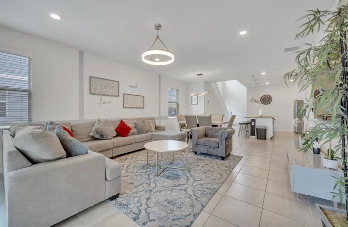 Image No.15-6 Bed Property for sale