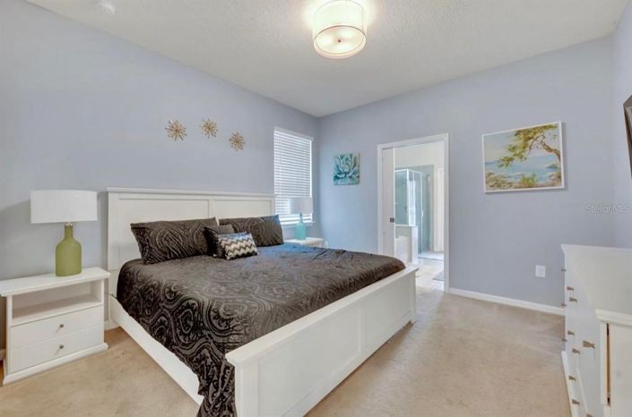 Image No.18-6 Bed Property for sale