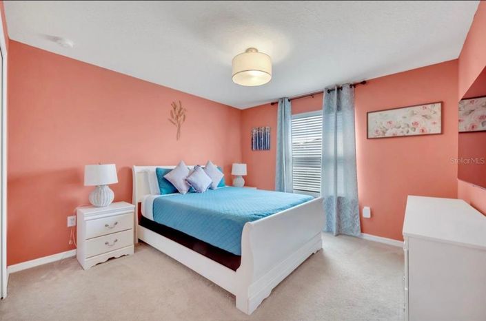 Image No.30-6 Bed Property for sale