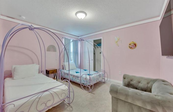 Image No.34-6 Bed Property for sale