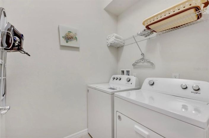 Image No.40-6 Bed Property for sale