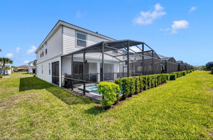 Image No.50-6 Bed Property for sale