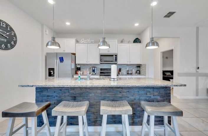 Image No.6-6 Bed Property for sale