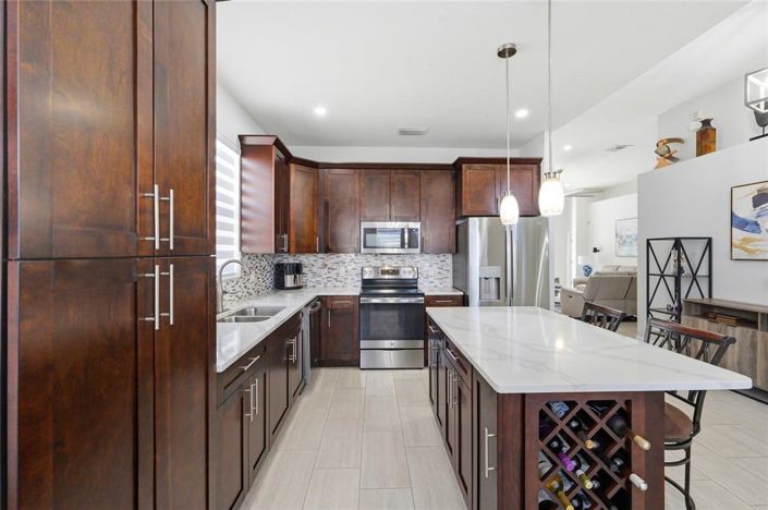 Image No.12-4 Bed Property for sale