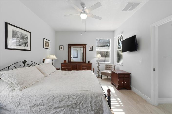 Image No.26-4 Bed Property for sale