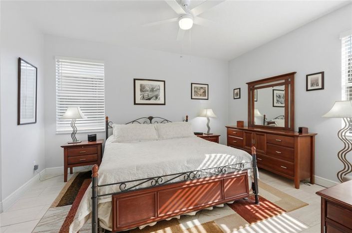 Image No.27-4 Bed Property for sale