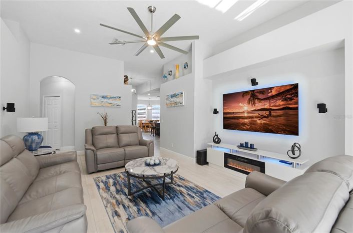 Image No.8-4 Bed Property for sale