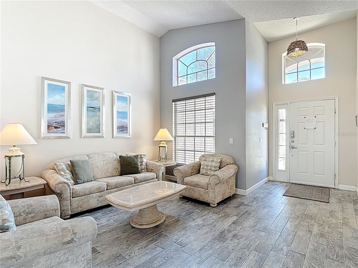 Image No.8-5 Bed Property for sale