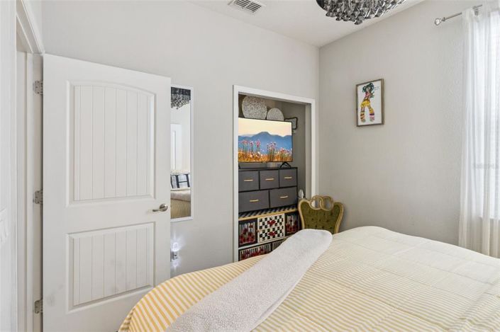 Image No.22-2 Bed Property for sale