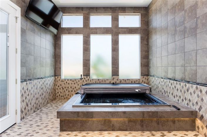 Image No.23-10 Bed Property for sale