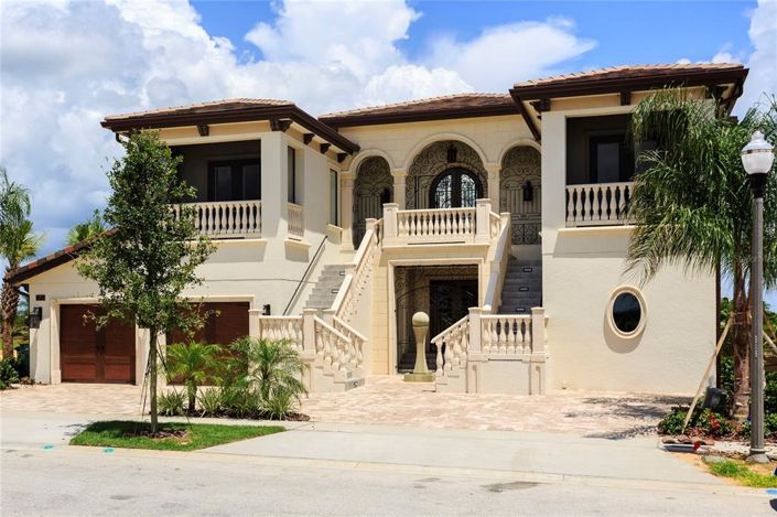 Image No.3-10 Bed Property for sale