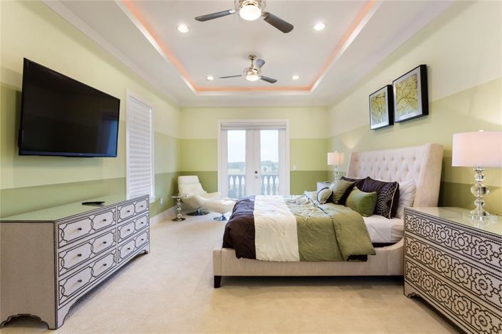 Image No.50-10 Bed Property for sale