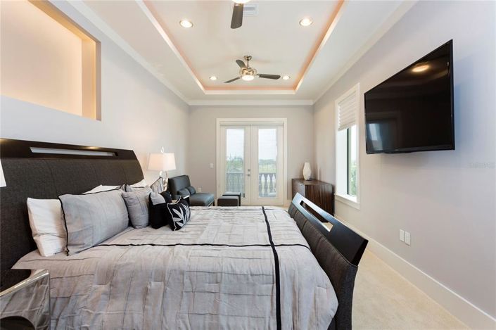 Image No.52-10 Bed Property for sale