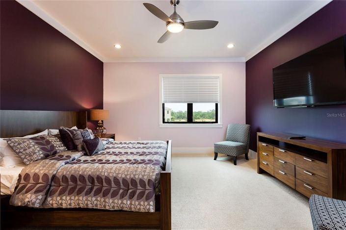 Image No.54-10 Bed Property for sale