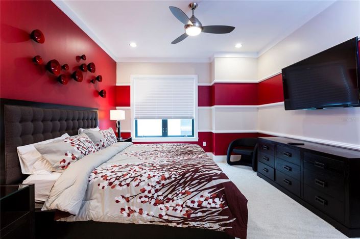 Image No.59-10 Bed Property for sale