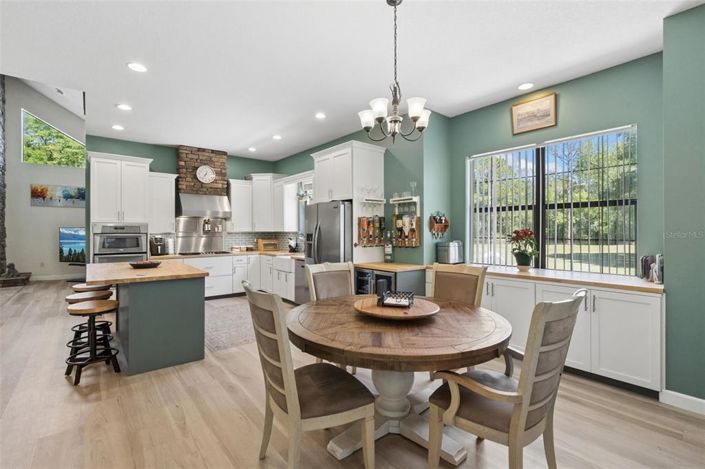 Image No.12-4 Bed Property for sale