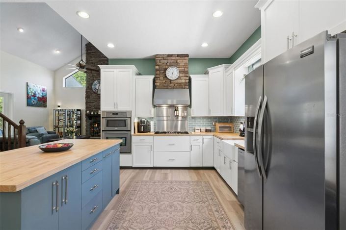 Image No.17-4 Bed Property for sale