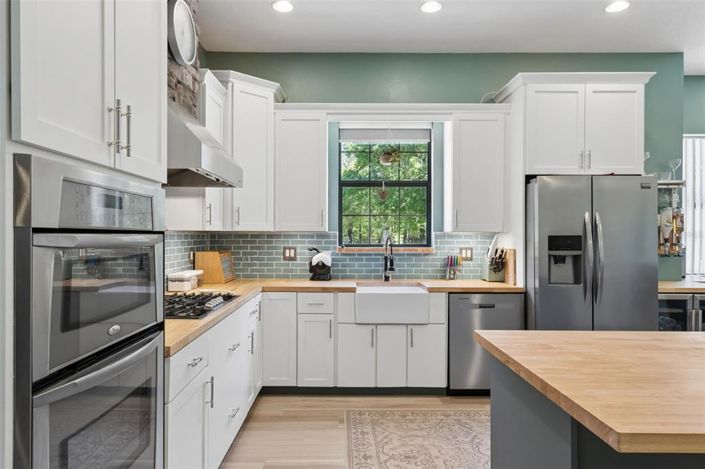 Image No.19-4 Bed Property for sale