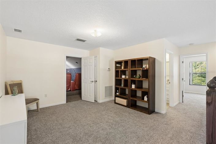 Image No.26-4 Bed Property for sale