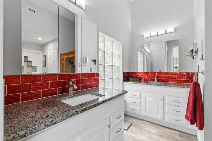 Image No.38-4 Bed Property for sale