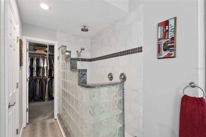 Image No.40-4 Bed Property for sale