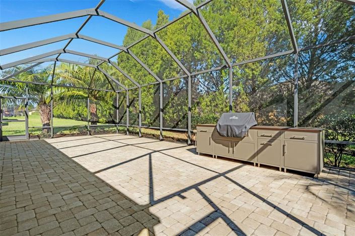 Image No.10-3 Bed Property for sale