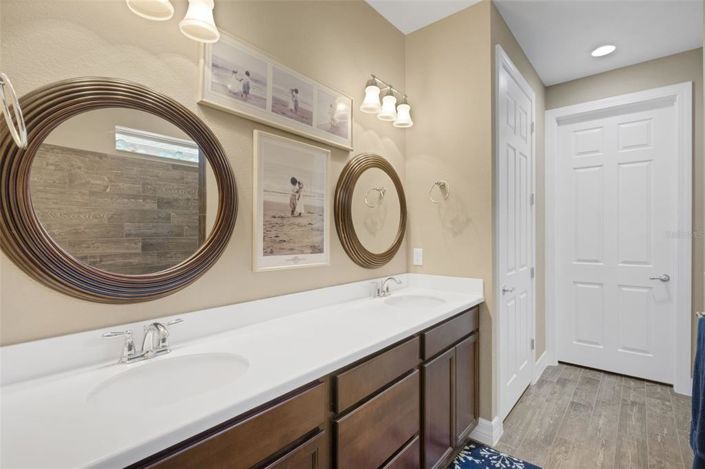 Image No.30-3 Bed Property for sale