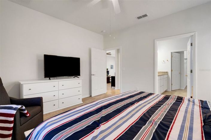 Image No.20-2 Bed Property for sale