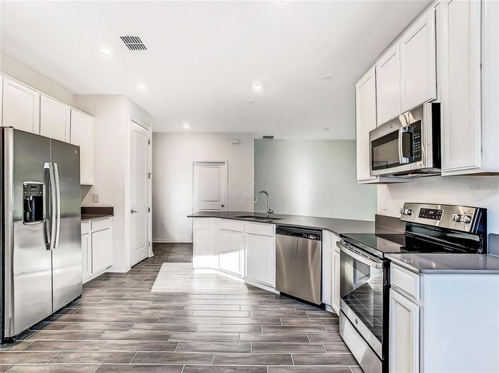 Image No.6-5 Bed Property for sale