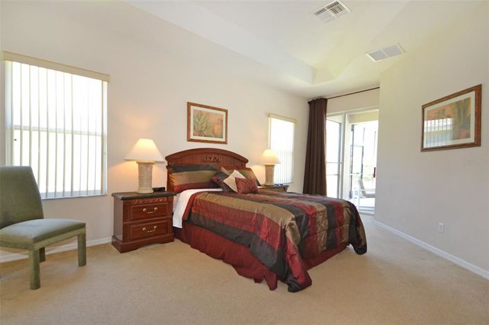 Image No.10-5 Bed Property for sale