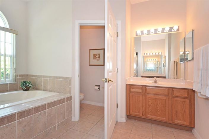 Image No.14-5 Bed Property for sale