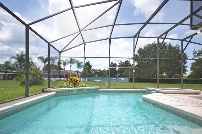 Image No.28-5 Bed Property for sale