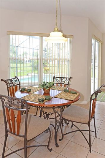 Image No.7-5 Bed Property for sale