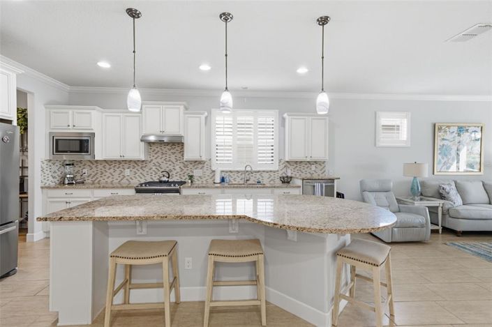 Image No.17-2 Bed Property for sale