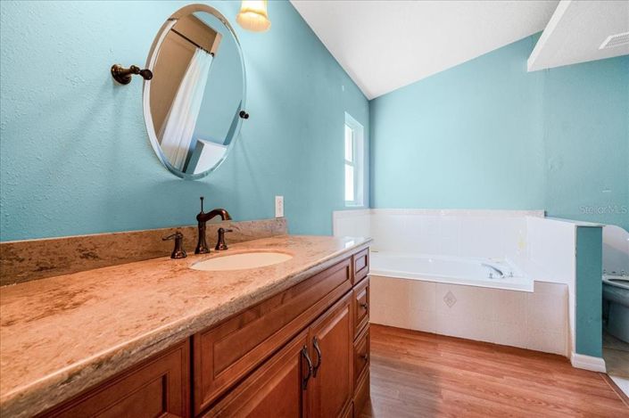 Image No.3-3 Bed Property for sale